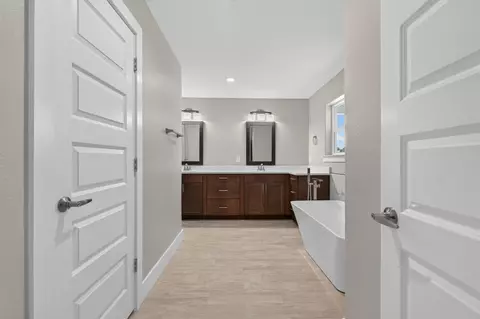 Entry Way - 4540 Hermosa Rd, Crestview, FL 32539 photo 3 of 6