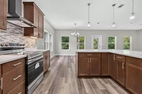 Kitchen - 4540 Hermosa Rd, Crestview, FL 32539 photo 3 of 7