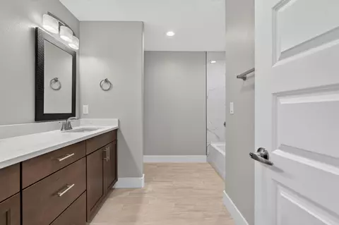 Bath - 4540 Hermosa Rd, Crestview, FL 32539 photo 9 of 12