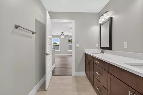 Entry Way - 4540 Hermosa Rd, Crestview, FL 32539 photo 6 of 6