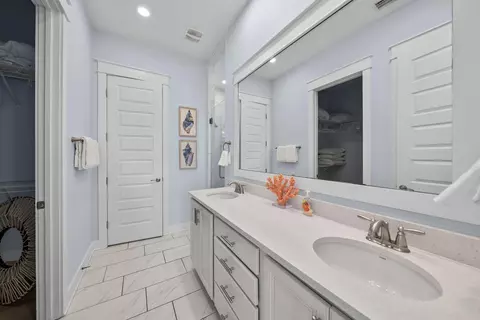 Bath - 99 E Pine Lands UNIT C, Watersound, FL 32461 photo 1 of 4