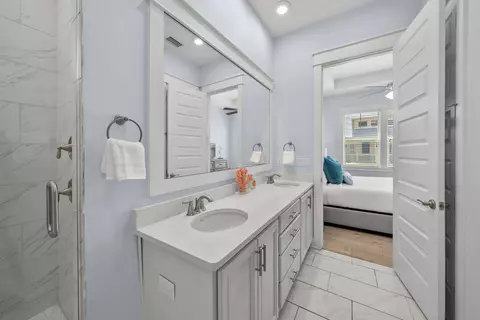 Bath - 99 E Pine Lands UNIT C, Watersound, FL 32461 photo 2 of 4