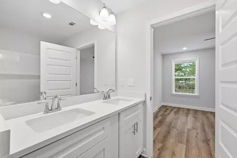 Entry Way - 2942 Mccarty Ave, Crestview, FL 32539 photo 5 of 5