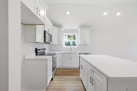 Kitchen - 2942 Mccarty Ave, Crestview, FL 32539 photo 1 of 1