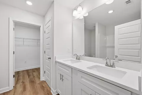Bath - 2942 Mccarty Ave, Crestview, FL 32539 photo 1 of 3