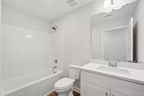 Bath - 2942 Mccarty Ave, Crestview, FL 32539 photo 3 of 3