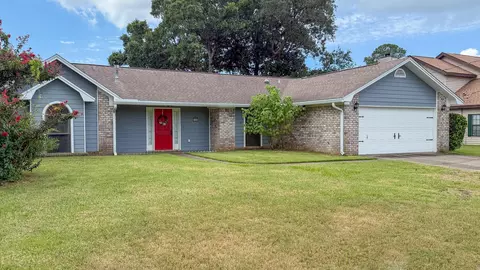 66 North St, Mary Esther, FL 32569