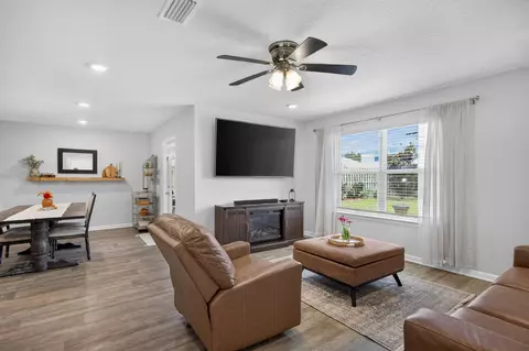 Living - 379 This Way, Freeport, FL 32439 photo 1 of 2