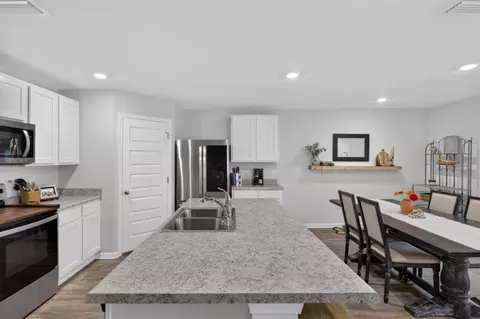Kitchen - 379 This Way, Freeport, FL 32439 photo 1 of 4