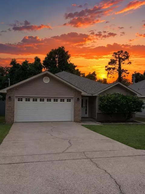 38 Howard St, Niceville, FL 32578