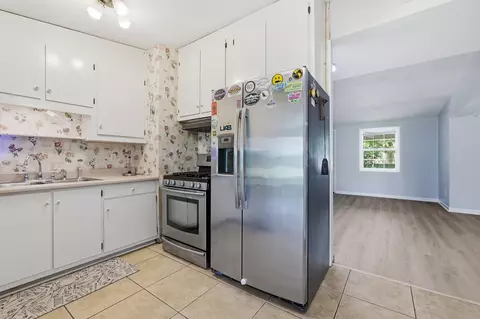 Kitchen - 2240 Riddle Rd, Cantonment, FL 32533 photo 3 of 5