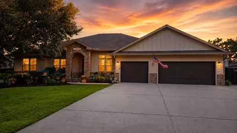1837 Cardinal Ln, Navarre, FL 32566