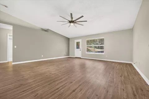 Living - 5197 Whitehurst Ln, Crestview, FL 32536 photo 2 of 7
