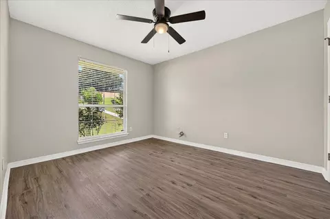 Bedroom - 5197 Whitehurst Ln, Crestview, FL 32536 photo 2 of 6