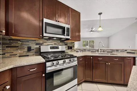 Kitchen - 5197 Whitehurst Ln, Crestview, FL 32536 photo 4 of 6