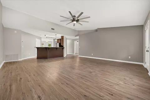 Living - 5197 Whitehurst Ln, Crestview, FL 32536 photo 5 of 7