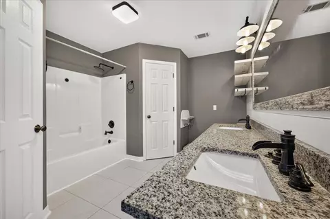 Bath - 5197 Whitehurst Ln, Crestview, FL 32536 photo 1 of 8