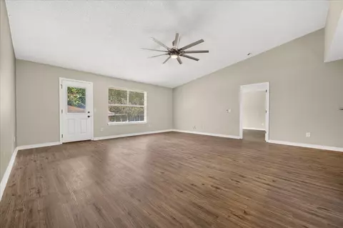Living - 5197 Whitehurst Ln, Crestview, FL 32536 photo 3 of 7