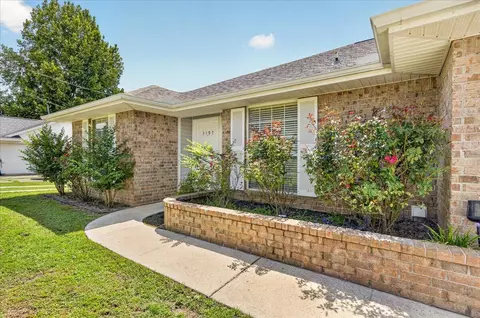 Exterior - 5197 Whitehurst Ln, Crestview, FL 32536 photo 3 of 13