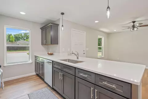Kitchen - 399 E Railroad Ave, Crestview, FL 32539 photo 4 of 6