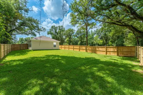 Exterior - 399 E Railroad Ave, Crestview, FL 32539 photo 5 of 6