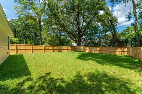 Exterior - 399 E Railroad Ave, Crestview, FL 32539 photo 6 of 6