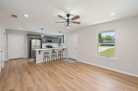 Living - 399 E Railroad Ave, Crestview, FL 32539 photo 3 of 3