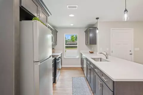 Kitchen - 399 E Railroad Ave, Crestview, FL 32539 photo 3 of 6
