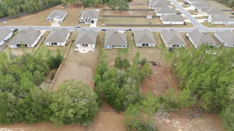 View/Area - 2452 Dakota Way, Crestview, FL 32536 photo 2 of 2