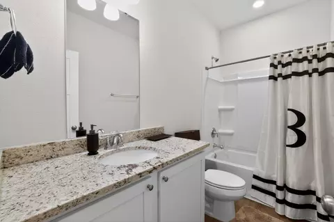 Bath - 2452 Dakota Way, Crestview, FL 32536 photo 3 of 3
