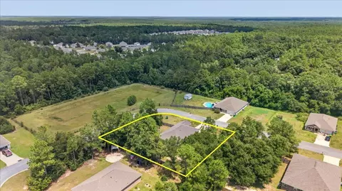 View/Area - 3485 Sparco Dr, Crestview, FL 32539 photo 2 of 6