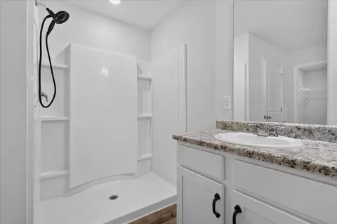 Bath - 3485 Sparco Dr, Crestview, FL 32539 photo 1 of 3