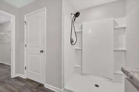 Bath - 3485 Sparco Dr, Crestview, FL 32539 photo 2 of 3