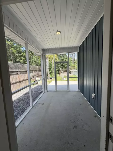 Exterior - 2980 N 18th Ave, Milton, FL 32583 photo 7 of 14
