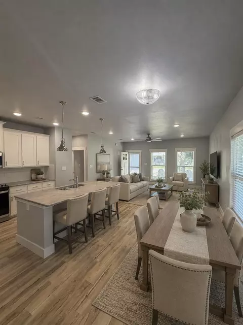 Dining - 2980 N 18th Ave, Milton, FL 32583 photo 1 of 1