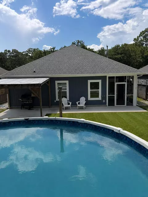 Exterior - 2980 N 18th Ave, Milton, FL 32583 photo 13 of 14