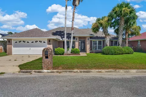 2487 Heritage Cir, Navarre, FL 32566