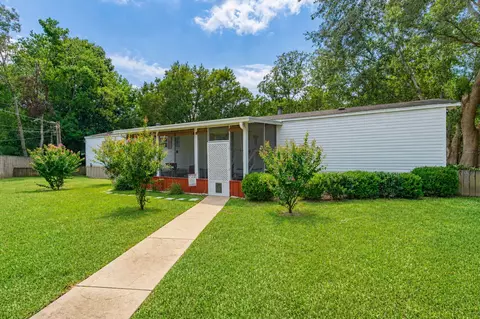 5105 Central Dr, Pace, FL 32571 photo 5
