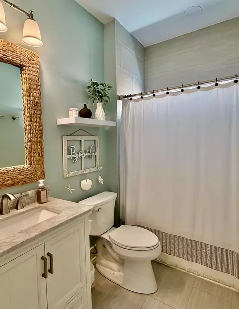 Bath - 22 Mango Ln, Freeport, FL 32439 photo 1 of 4