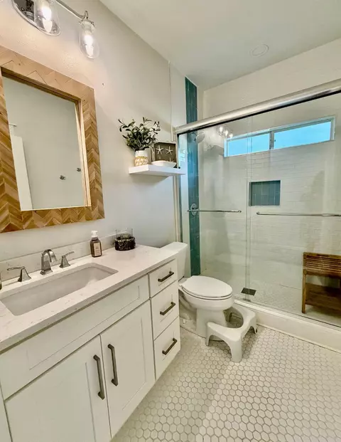 Bath - 22 Mango Ln, Freeport, FL 32439 photo 4 of 4