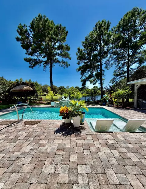 Exterior - 22 Mango Ln, Freeport, FL 32439 photo 5 of 9