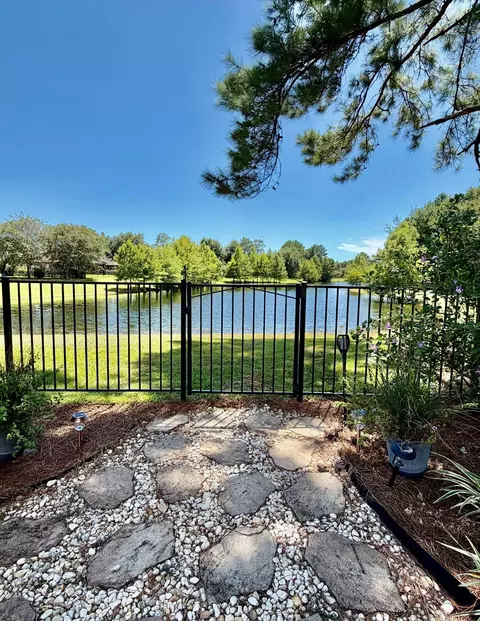 Exterior - 22 Mango Ln, Freeport, FL 32439 photo 1 of 9