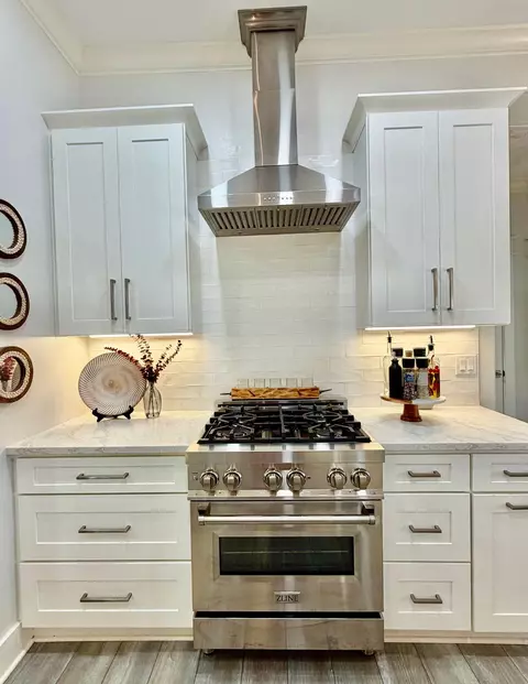 Kitchen - 22 Mango Ln, Freeport, FL 32439 photo 1 of 3