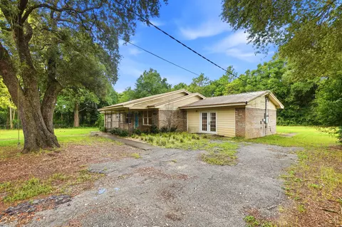 Exterior - 3174 Earl Kennedy Rd, Crestview, FL 32539 photo 3 of 14