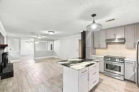 Kitchen - 3174 Earl Kennedy Rd, Crestview, FL 32539 photo 3 of 3