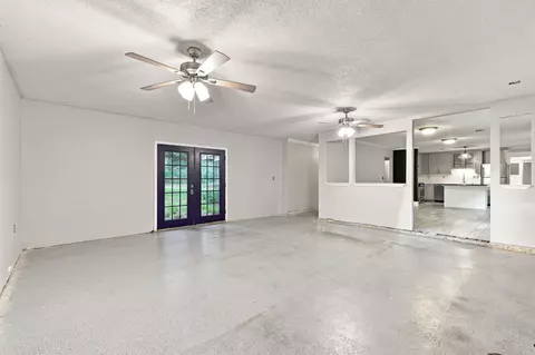 Living - 3174 Earl Kennedy Rd, Crestview, FL 32539 photo 7 of 7