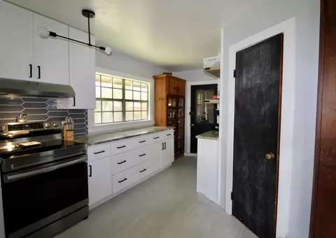 Kitchen - 2592 Kingston Rd, Crestview, FL 32536 photo 1 of 3