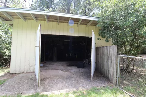 Exterior - 2592 Kingston Rd, Crestview, FL 32536 photo 16 of 23