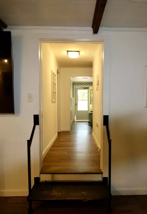 Entry Way - 2592 Kingston Rd, Crestview, FL 32536 photo 2 of 2