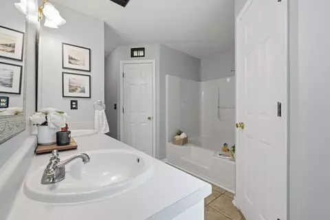 Bath - 1218 Ego Dr, Crestview, FL 32536 photo 1 of 5
